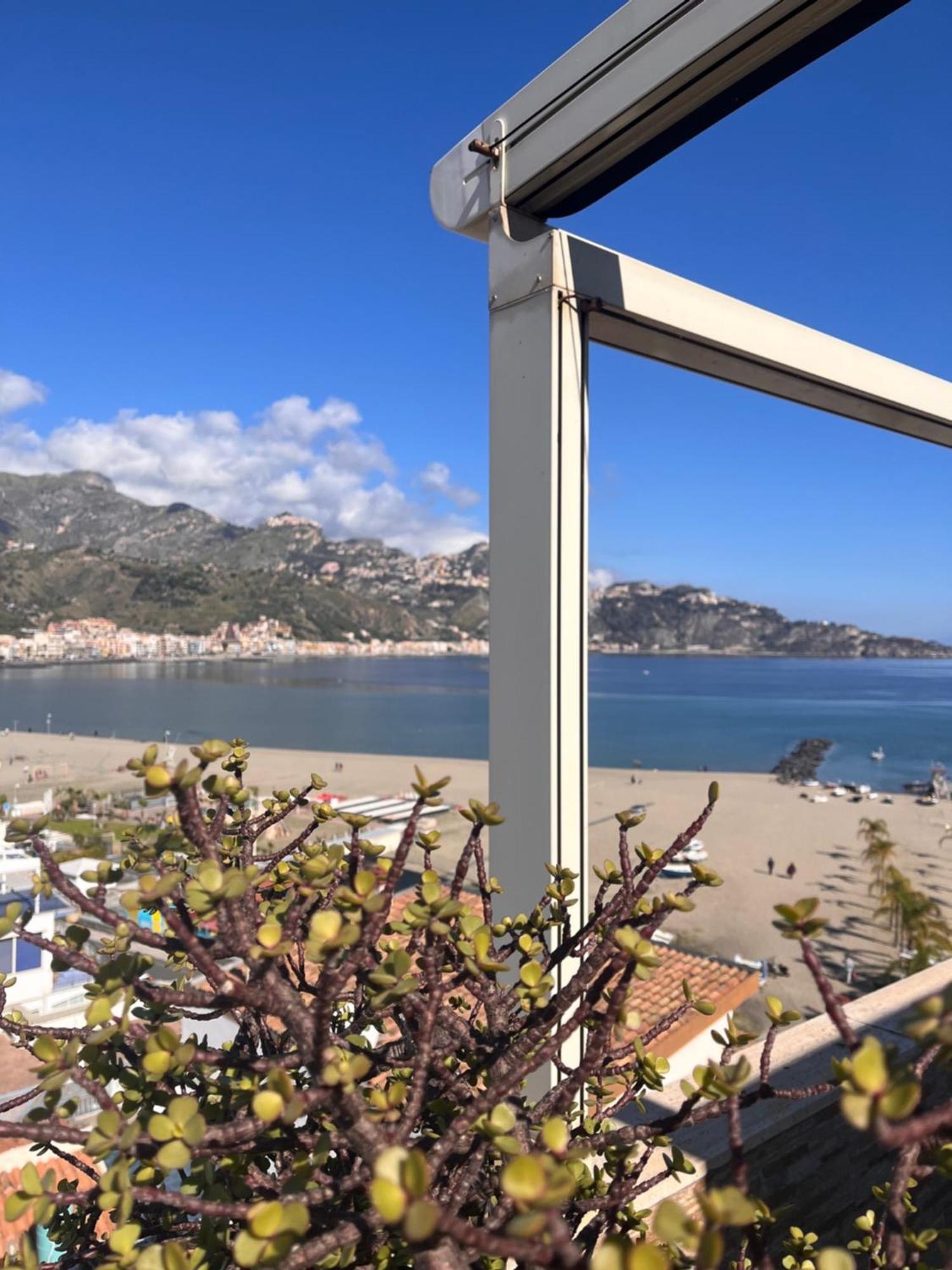 Apartamento Janeta Panoramic Loft Giardini-Naxos Exterior foto
