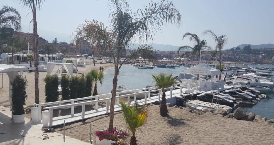 Apartamento Janeta Panoramic Loft Giardini-Naxos Exterior foto