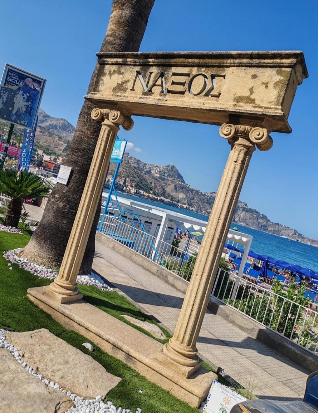 Apartamento Janeta Panoramic Loft Giardini-Naxos Exterior foto
